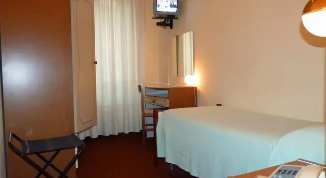 Hotel Giardinetto, Book Hotel Loreto 
