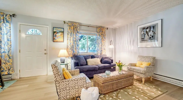 1 Mi to Reno-sparks: Family Retreat w/ Fireplace!
