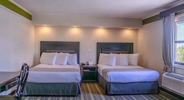 Четырёхместный номер Standard Best Western Hotel Plaza Matamoros