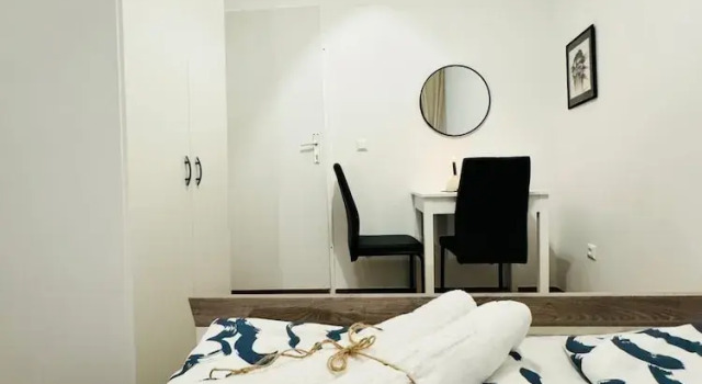 Номер Standard 5BR Apt For 10 Walk to Kaufpark Alterlaa