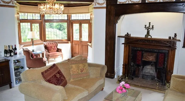 Gwern Borter Manor