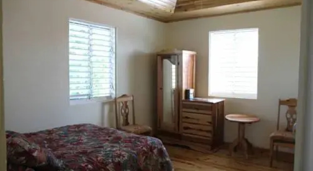 Finjam Cottage, Забронировать Дом для отпуска Отели Порт-Антонио с парковкой, Парковка