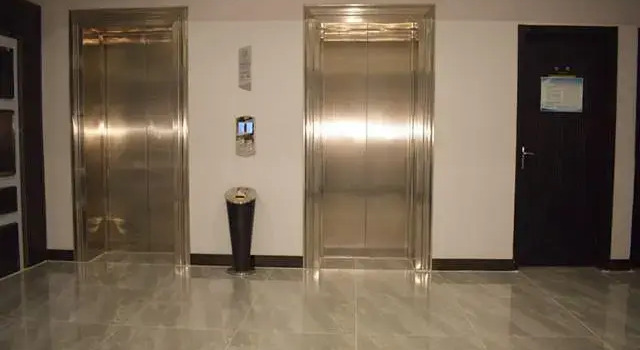 Borrman Hotel Yining Airport Normal Univeristy, Prenota Hotel Hotel a Xinjiang con parcheggio, Parcheggio