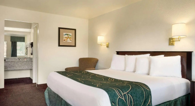 Двухместный номер Standard Travelodge by Wyndham Winslow