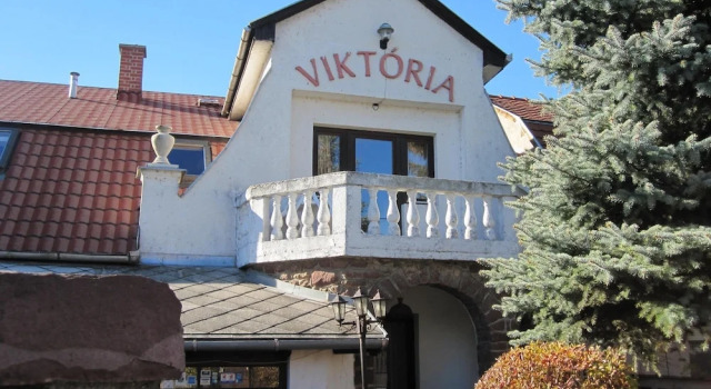 Hotel Viktória Restaurant, Rezervovat Hotel Balatonalmádi 