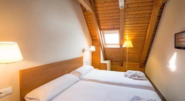 Apartaments Trainera, Забронировать Отель Эстерри-д'Анеу Pallars Sobirà, рядом с Экомузей в долине Анеу