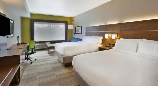Двухместный люкс Holiday Inn Express and Suites South Hill by IHG