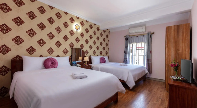 Семейный номер Deluxe Airport Hotel Hanoi Convenient & Friendly