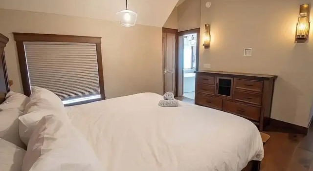 Snow Creek Cabins by Fernie Lodging Co, Buchen Sie Ferienhaus Fernie British Columbia