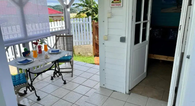 Charmant Bungalow avec piscine, Забронировать Отель Отели в центре Сент-Мари, в центре