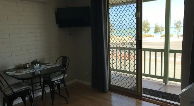 Студия Shark Bay Seafront Apartments