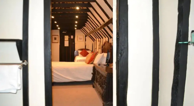 Трёхместный семейный номер Standard Mermaid Inn
