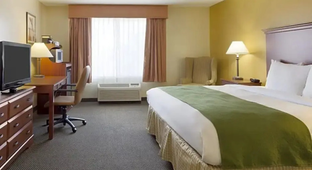 Двухместный люкс Executive c 1 комнатой Country Inn & Suites by Radisson, Norman near University