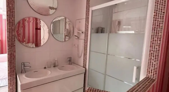 Четырёхместный номер Classic La Métairie Chambres dhôtes et Table dhôtes