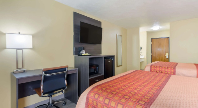 Четырёхместный номер Standard Americas Best Value Inn & Suites Independence VA