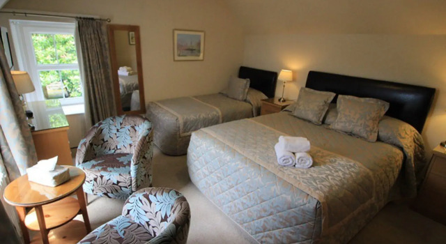 Tigh-na-Cloich Hotel, Rezervați Hotel Pitlochry Perthshire
