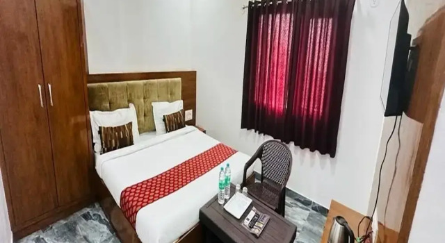 Hotel Sunrise Palace Udaipur, Забронировать Отель Отели штата Раджастхана с парковкой, Парковка