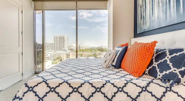 Plush 1BR w/ Pool + Gym in Victory Park
