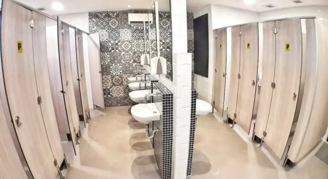 Кровать в общем номере (мужской номер) The Social House - Coliving & Hostel