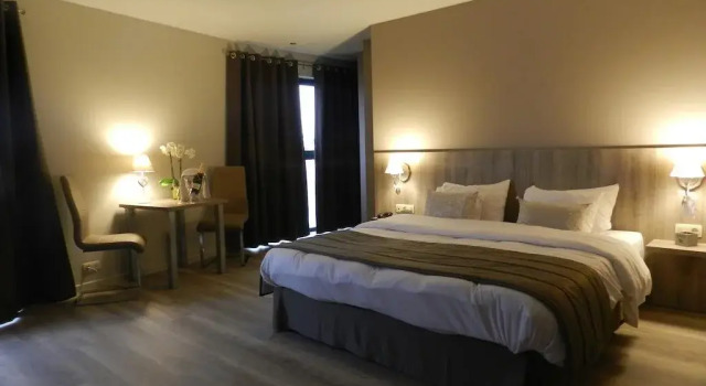 Hôtel de la Tour, Rezervovat Hotel Hotely v Lutych s parkováním, Parkování
