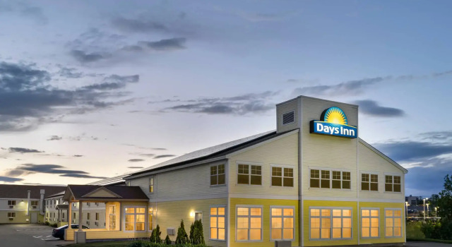 Days Inn Airport/Maine Mall, Varaa Hotelli Hotellit New England uima-altaalla, Uima-allas