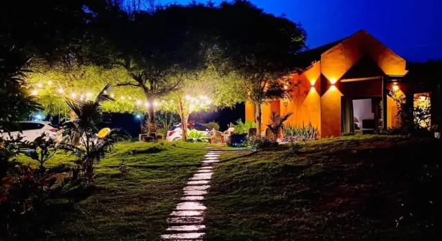 Коттедж Lotus Beach House