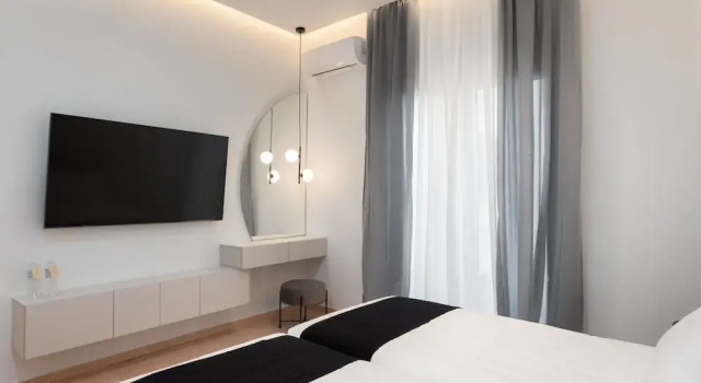 Acropolis White Key Residence
