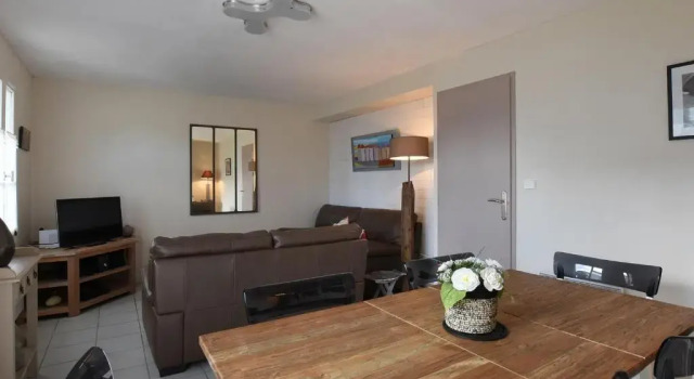 Maison La Couarde-sur-Mer, 4 pièces, 6 personnes - FR-1-258-8, Rezerwuj Hotel Hotele w Charente-Maritime z basenem, Basen