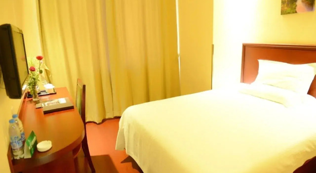 GreenTree Inn Shanghai Waigaoqiao Free Trade Zone Express Hotel, Varaa Hotelli Gaoqiao Shanghai
