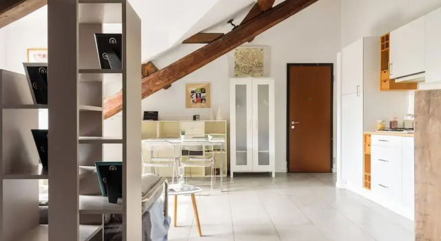 JOIVY Classic Top-Floor Studio By Park