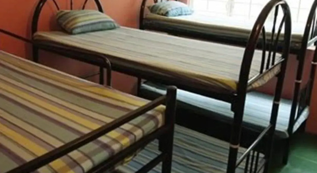 Postel ve společném pokoji pro ženy B&B Inn - Hostel