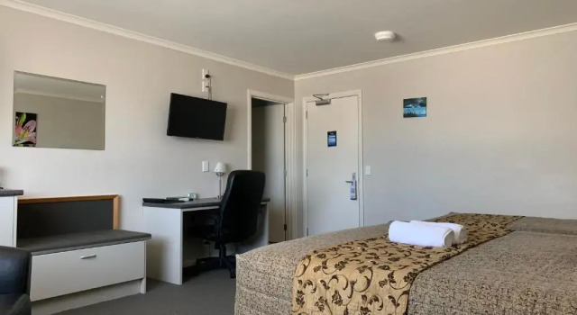 Четырёхместный люкс High Peaks Hotel