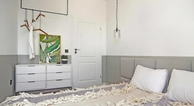 FM Luxury 1-BDR Apartment with Balcony - Cosy Home, Varaa Huoneisto Centrum Sofia, lähellä Lake Ariana