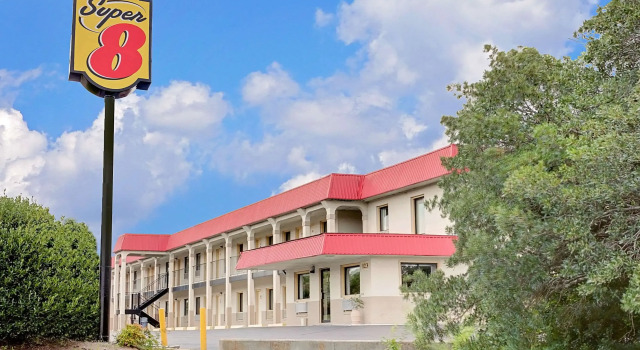 Super 8 by Wyndham Laurel, Varaa Hotelli Laurel Mississippi