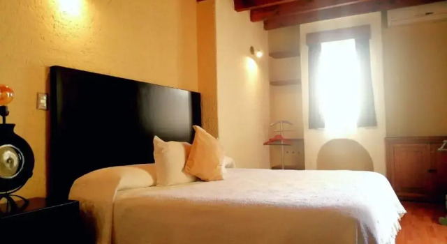 Полулюкс с балконом Mesón de la Merced Hotel Boutique, Patio & Spa