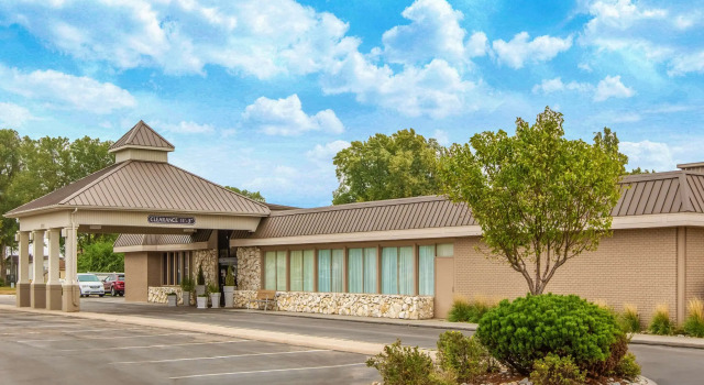 Ramada by Wyndham Midtown Grand Island, Buchen Sie Hotel Grand Island Nebraska