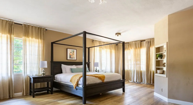 Fox Manor The Ultimate Fresno Getaway 5 Bedroom Home by RedAwning, Book Hotel Fresno Californien