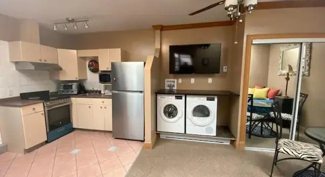 Семейный коттедж Ocean Breeze Executive Bed and Breakfast