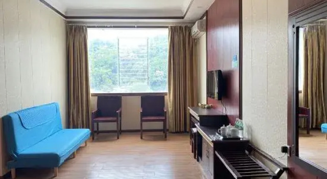 Люкс Dong Yong Business Hotel
