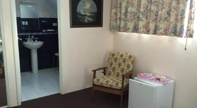 Aarn House B&B Airport Accommodation, Book Bed and Breakfast Ascot Perth
