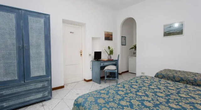 Трёхместный номер Standard Hotel Poseidon