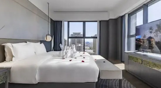 Люкс Executive Live Continent Hotel