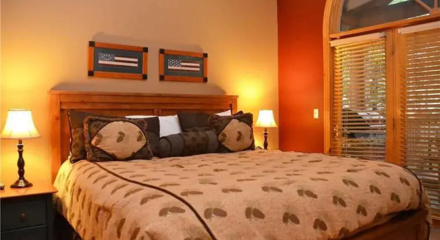 Elk Ridge Townhomes Unit 422 by RedAwning