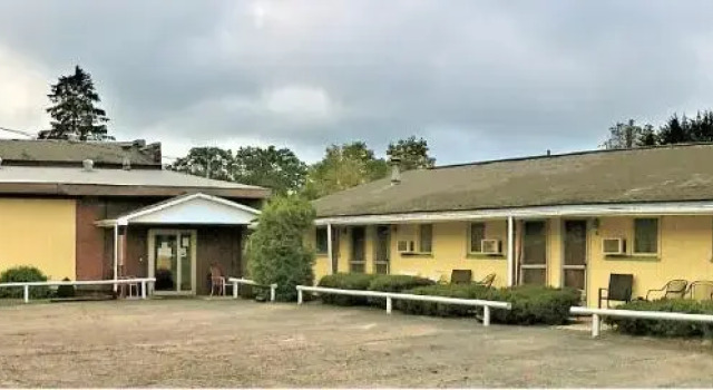Rest Stop 6 Inn, Varaa Mini-hotelli Clarendon Pennsylvania