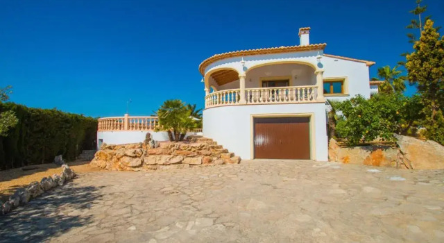 Villa Altamira - Plusholidays, Забронировать Вилла Бизнес-отели Кальпе, 4* 5*