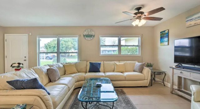 Коттедж 4 Mi to Dtwn: Home w/ Pool & BBQ in Bradenton