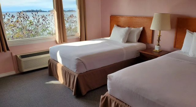 Четырёхместный номер Standard рядом с пляжем Carolyn Beach Inn