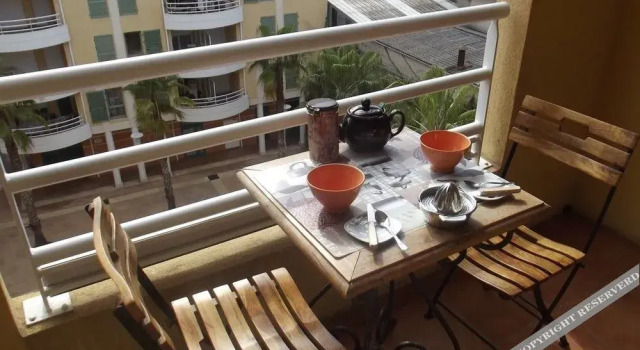 Appartement 4 personnes avec terrasse et parking quartier du Port de Nice