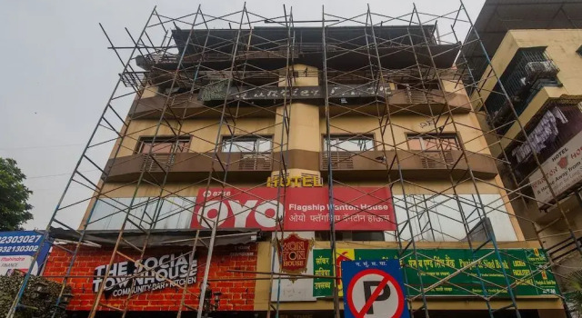 OYO Flagship 425 Hotel Wanton House, Забронировать Отель Отели Нави-Мумбай с бассейном, Бассейн