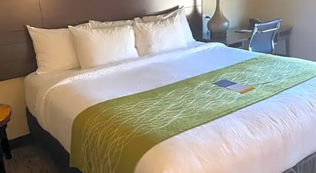 Номер Standard Comfort Inn Connellsville Riverview